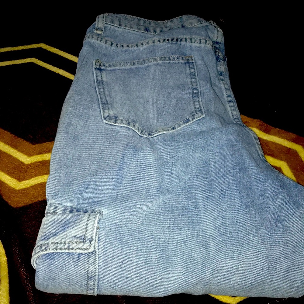 Light blue baggy jeans💙